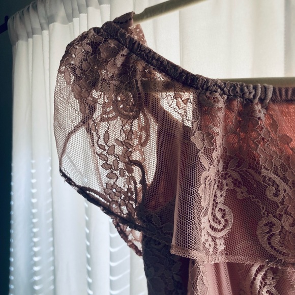 American Eagle Pink Lace Top - Picture 4 of 4